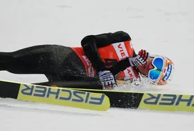 Kamil Stoch podczas upadku